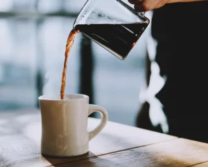 빈속에 커피를 마시면 안되는 이유 6가지
